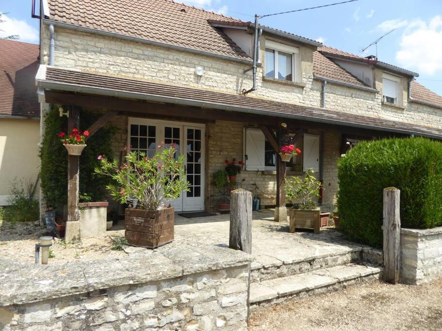 Maison Entiere Independante Noyers-sur-Serein Buitenkant foto